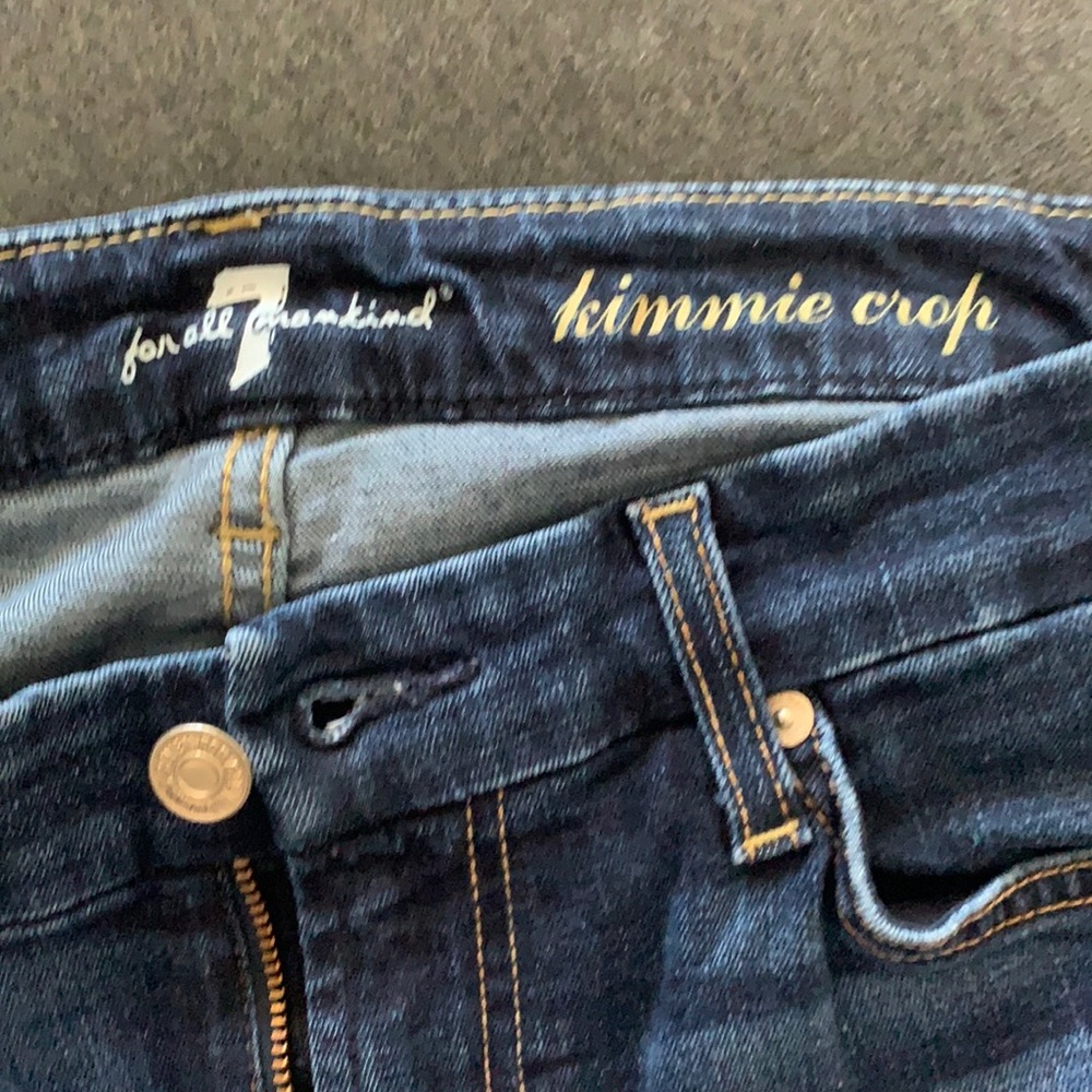 Kimmie crop. 7 for all Mankind. Size 30
